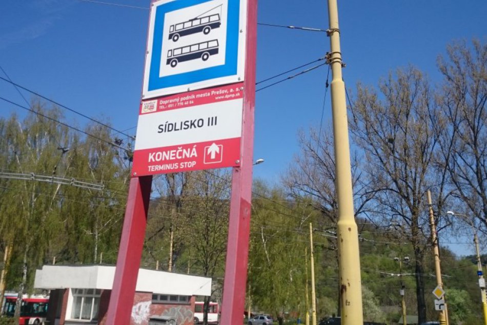 Zastávka MHD na Prostějovskej ulici? Prístrešok k nej je tam možno zbytočný
