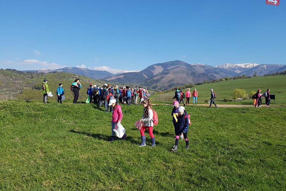 Ked deti idú príkladom: Breznianski školáci zbierali odpadky