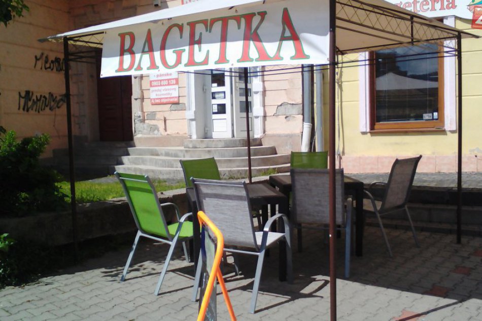 FOTO: Letné terasy v Banskej Bystrici otvorené
