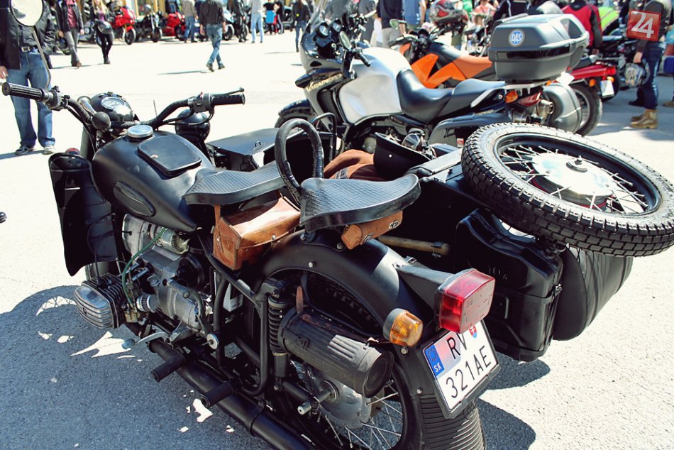 Obrazom: Zahájenie motorkárskej sezóny v Rožňave