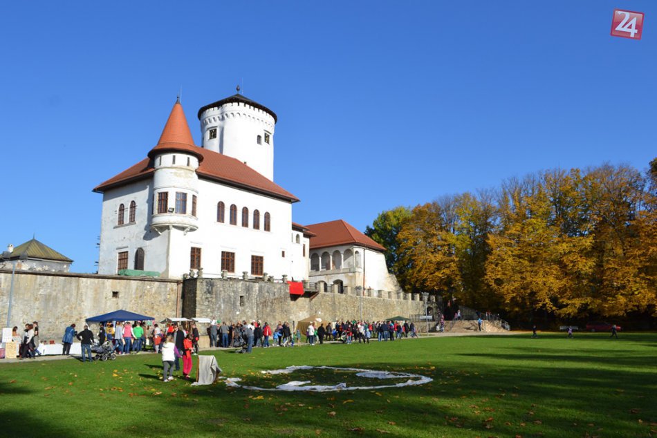Hlavná turistická sezóna začala, vyrazte na hradnú cestu v Žilinskej župe