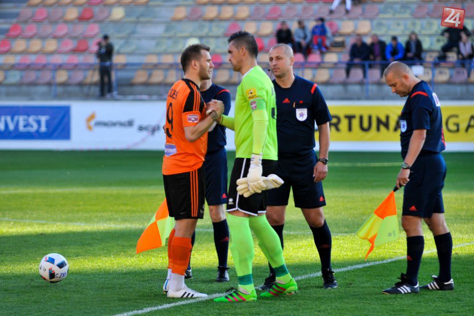 Náš tréner Pecko: Pustíme súpera do hry a potom naháňame zajaca.