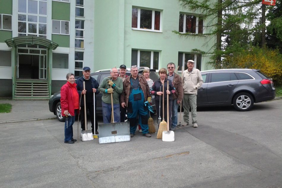 FOTO: Bystričania sa pustili do veľkého upratovania