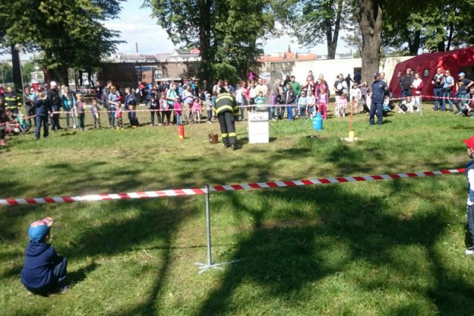 Hasiči na Tyršovom nábreží