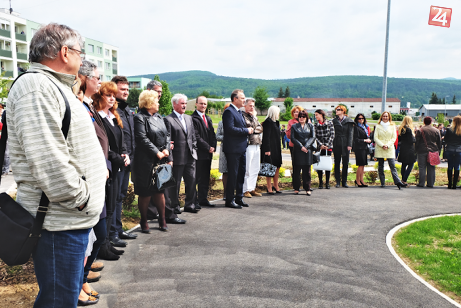 Otváračka zóny na Etape na fotkách: Pásku prišiel prestrihnúť prezident