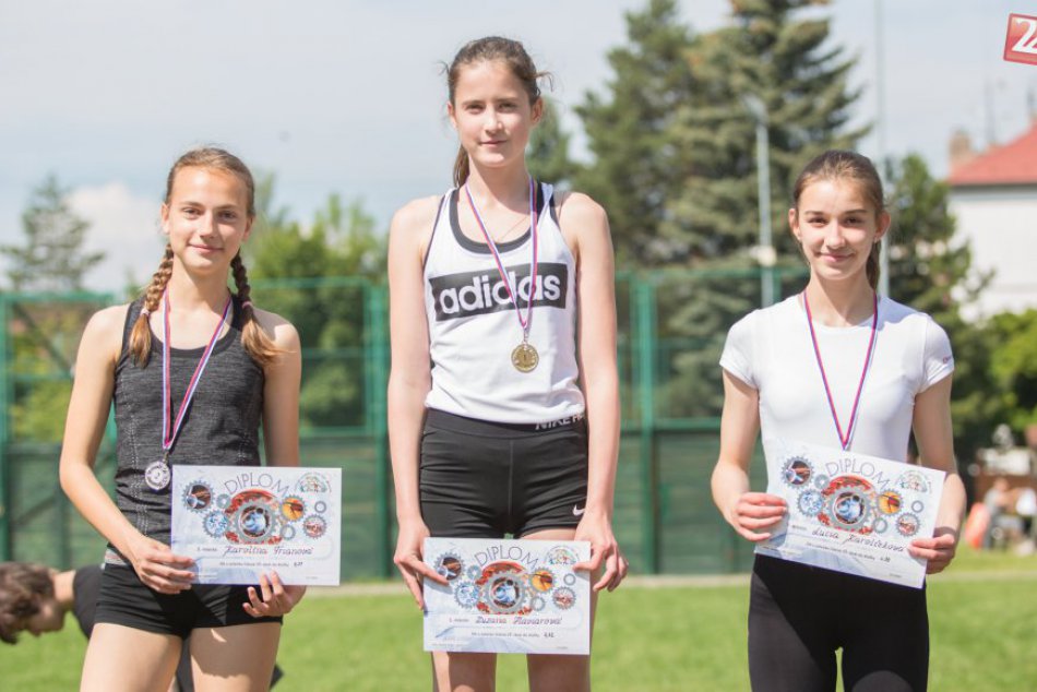 FOTO: Okresné preteky škôl v atletike