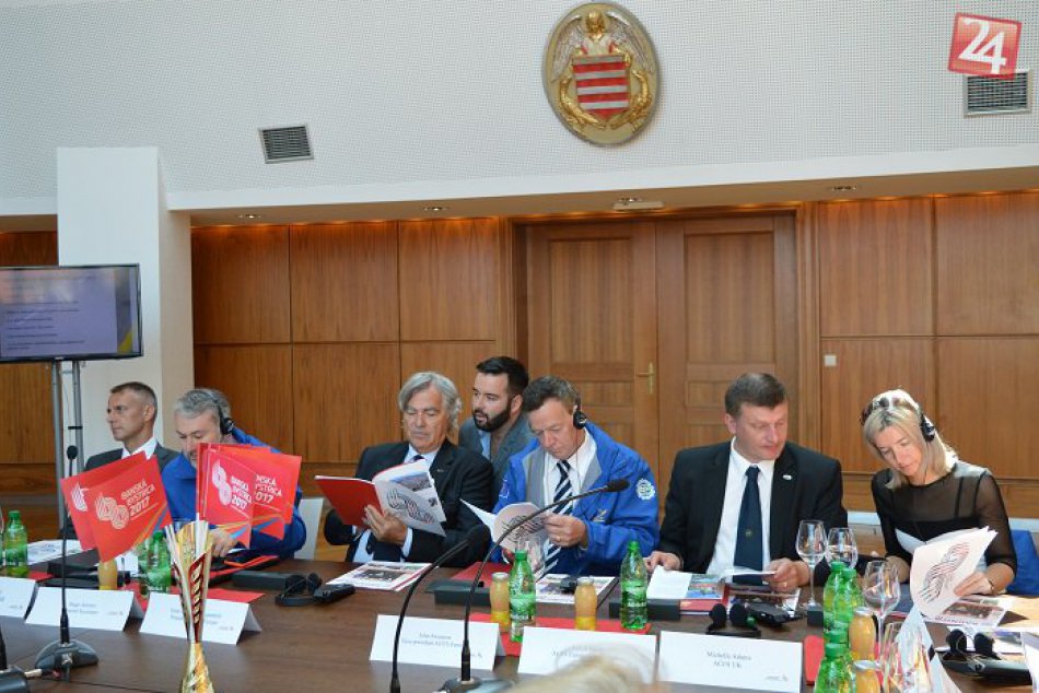 Hodnotiaca komisia na stretnutí so športovcami a vedením mesta