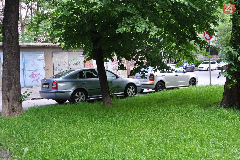 Parkovanie pred garážou