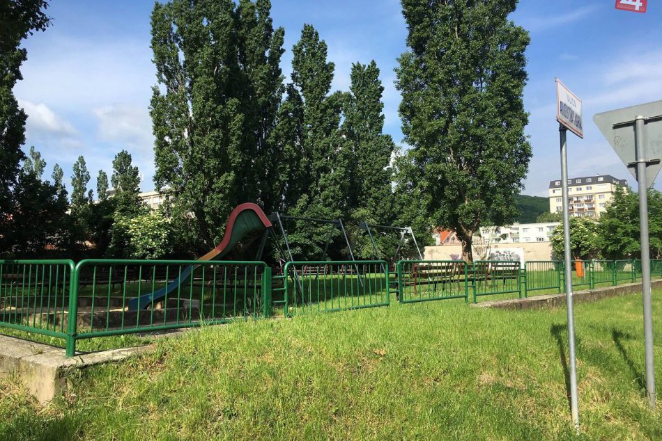 Rekonštrukcia detského ihriska na Hubeného