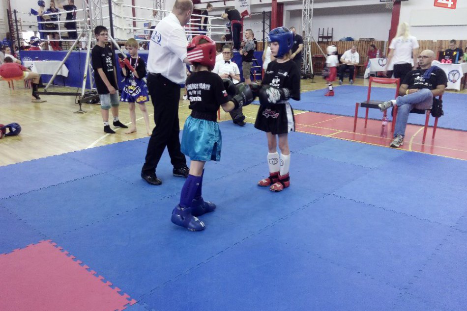 Parádne výkony kickboxeriek z Revúcej na MSR v OBRAZOCH