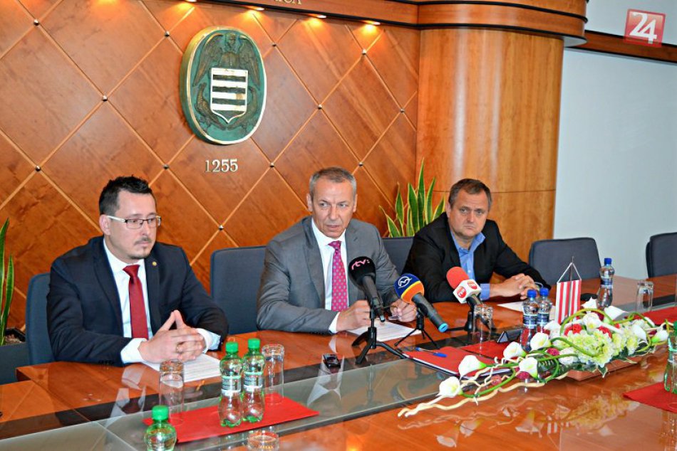 FOTO: Brífing vedenia mesta o spolupráci s FK Dukla