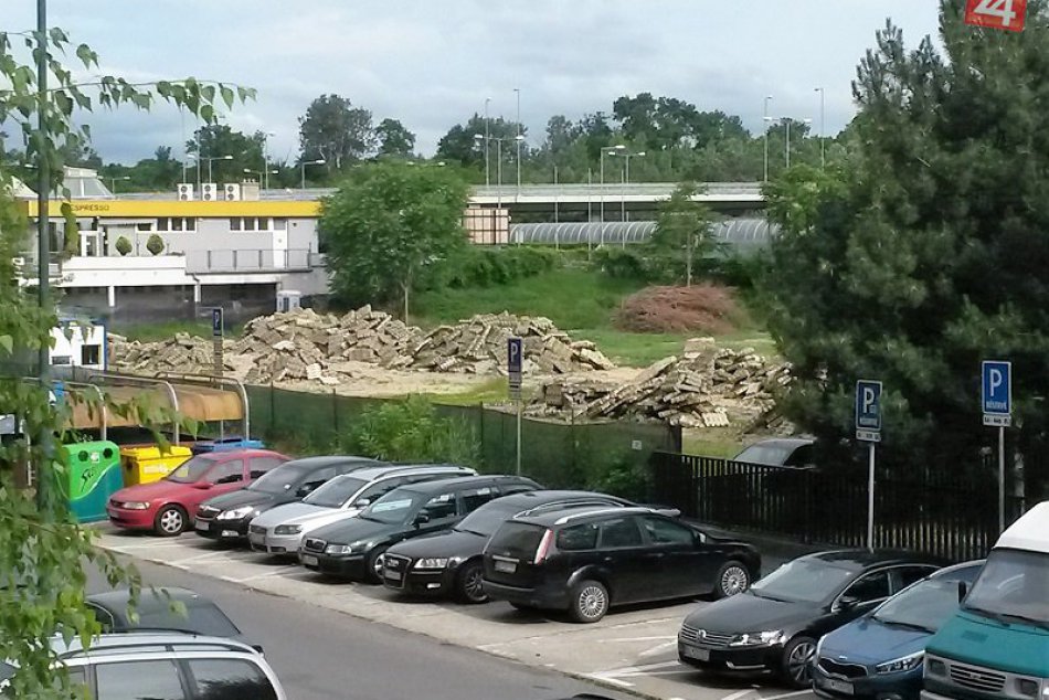 Provizórne parkovisko Pečnianska