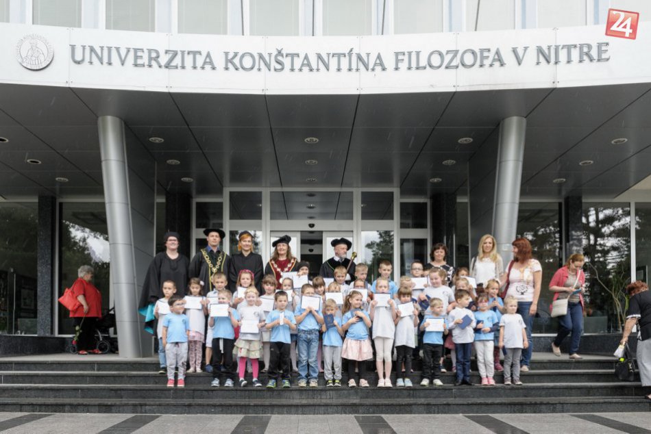 Škôlkari ukončili ročné štúdium na vysokej škole: Na záver ich čakali štátnice a