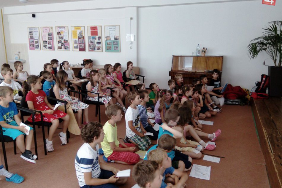 FOTO: Deti sa stretli s horolezcom Štrbom. Vyrobili mu originálnu knihu