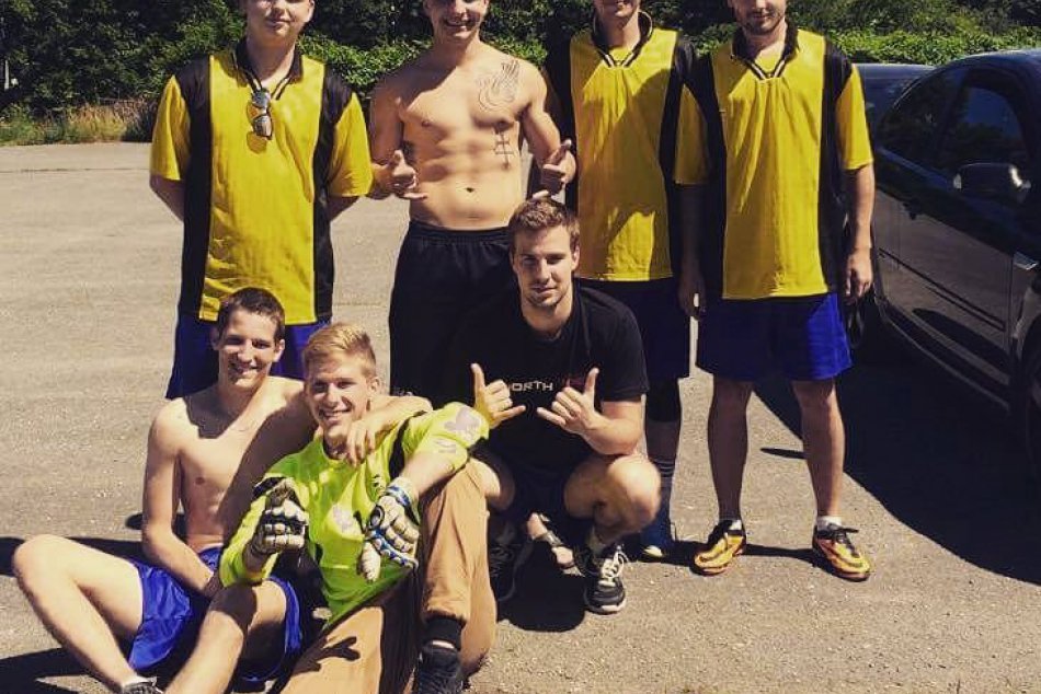 Fero (20) si dal na rebrá vytetovať erb Zvolena!