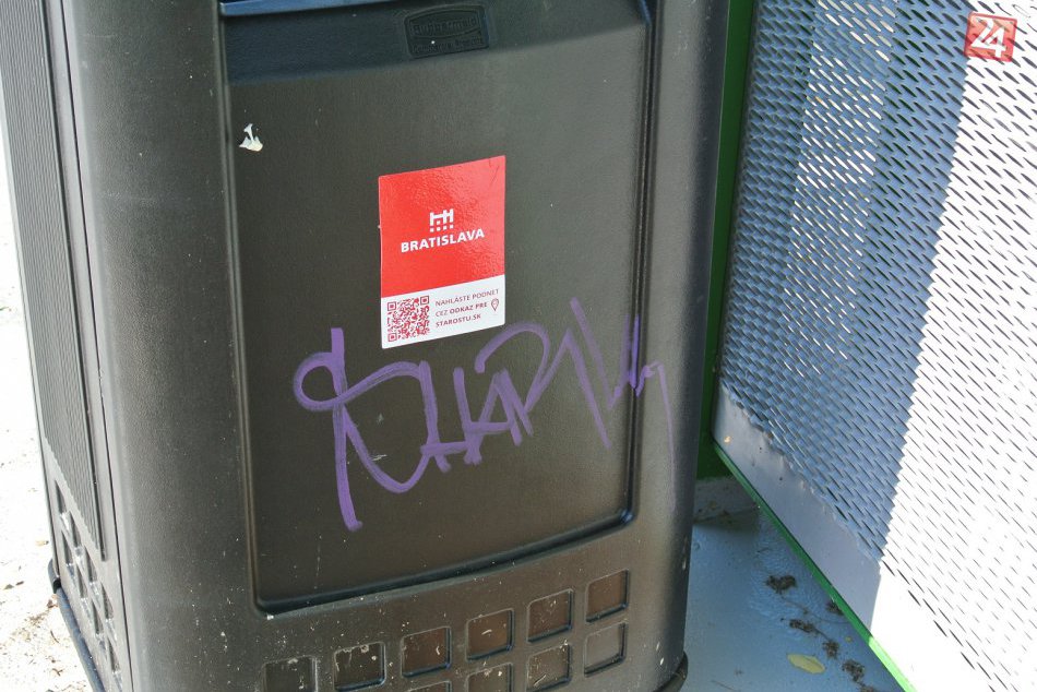 Graffiti na zrekonštruovanom Starom moste