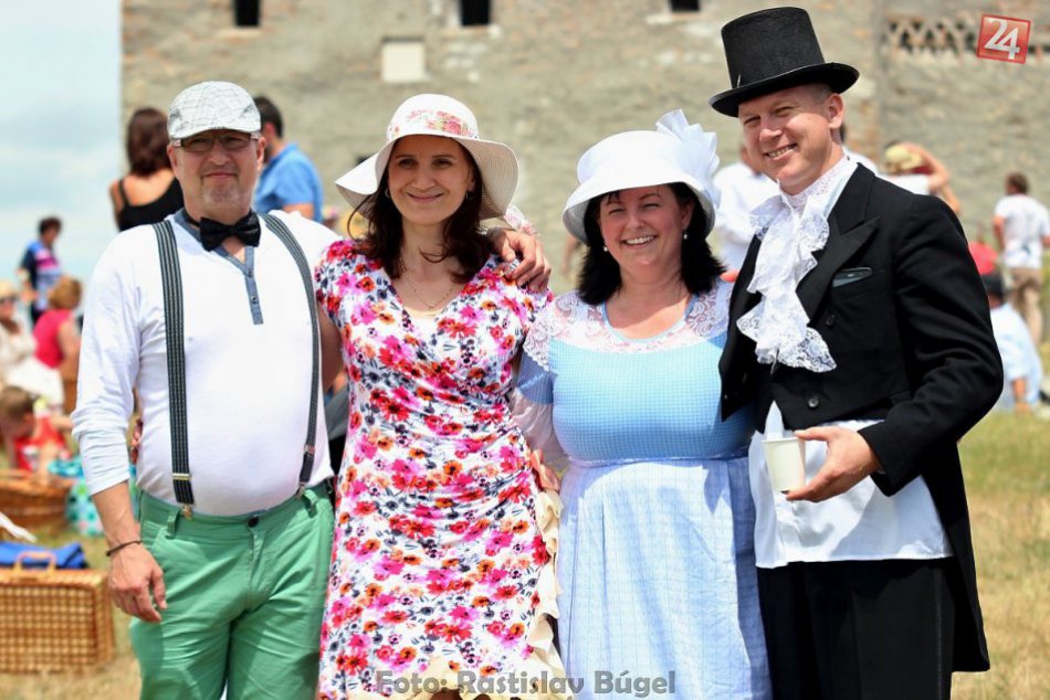FOTO: 4. ročník pikniku "Raňajky v tráve"