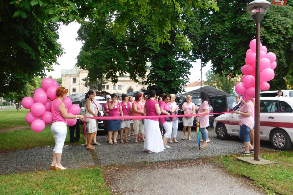 Spišskú ovládla ružová farba aj ochota pomáhať