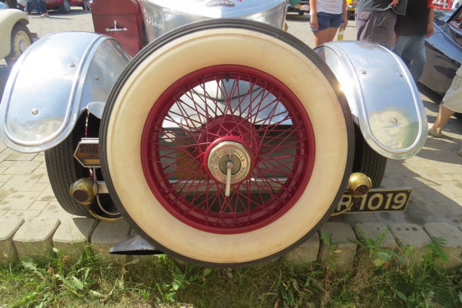 V meste ste mohli obdivovať v minulosti aj krásny roll-royce