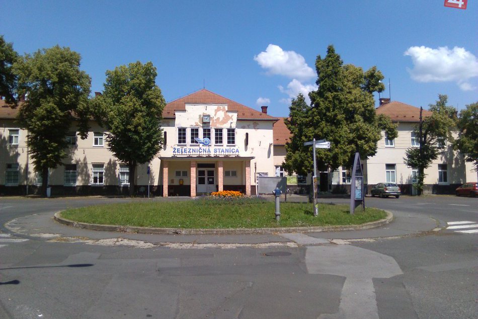 Ošarpaná lučenecká stanica v OBRAZOCH