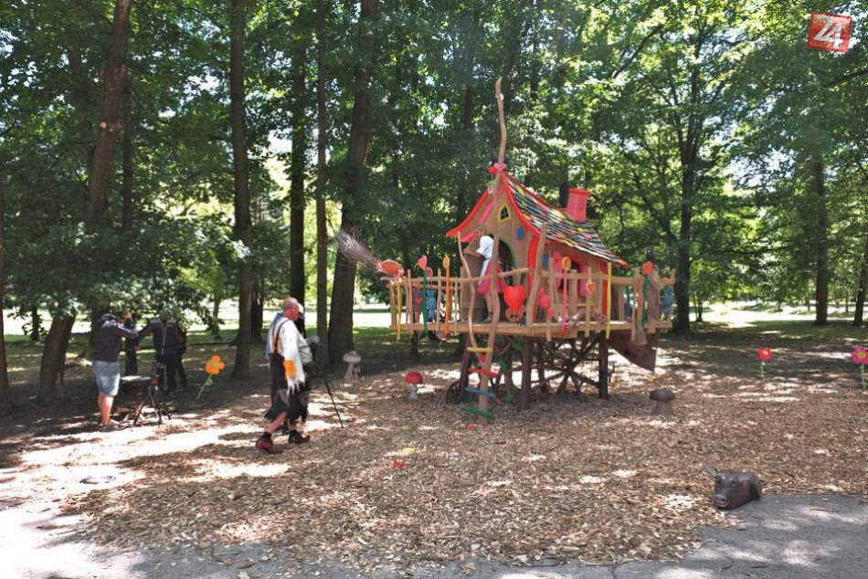 Chalúpka už v žiarskom parku stojí, ostatné prvky pribudnú