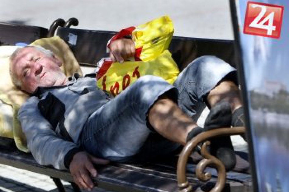 Aj v Ružomberku majú bezdomovci ťažký osud. Vodí sa im ešte horšie ak sa kamarát