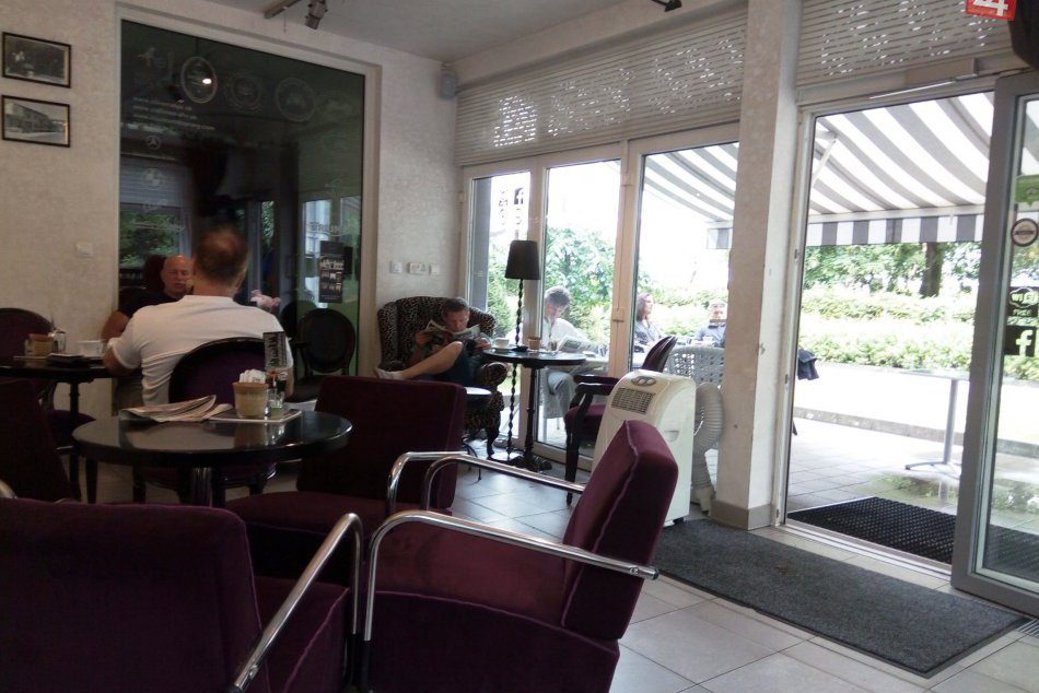 Známe bystrické kaviarne V OBRAZOCH.