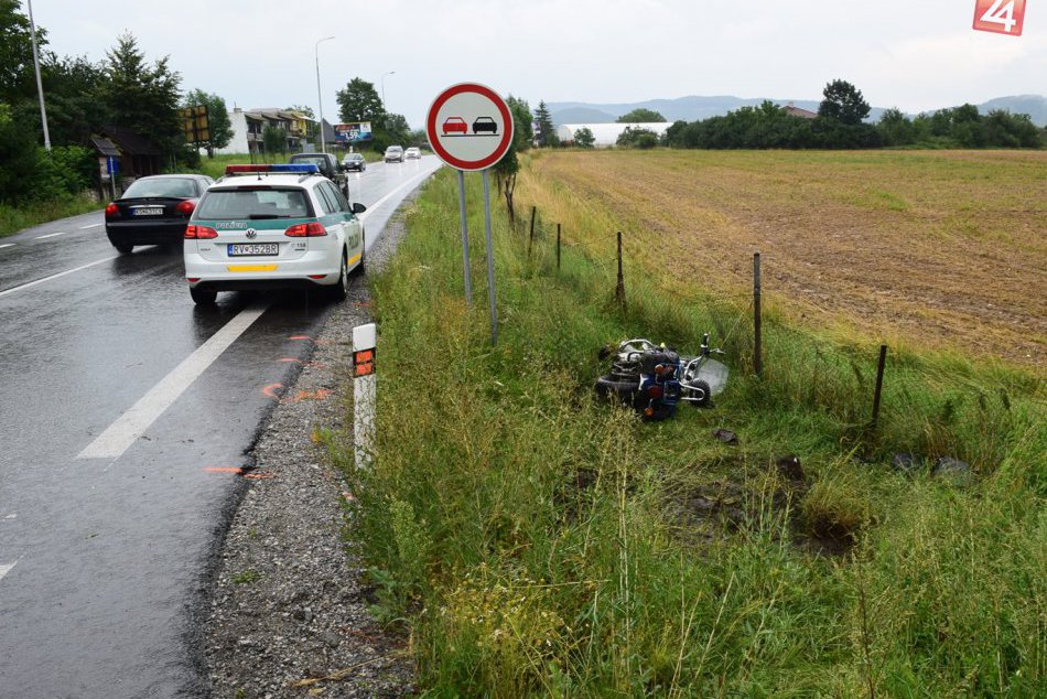 Obrazom: Nehoda motorkára pod hradom Krásna Hôrka
