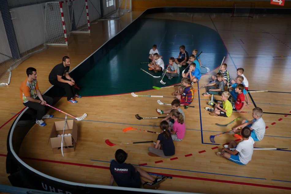 V OBRAZOCH: Mladé bystrické florbalové talenty sa stretli na kempe