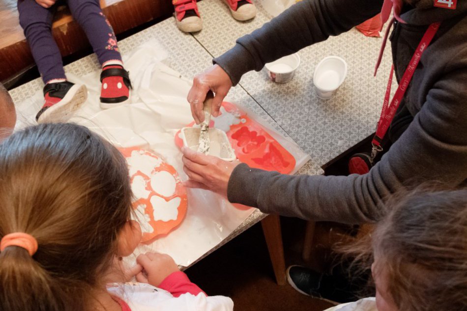 FOTO: Prázdninové tvorivé dielne v múzeu. Deti vytvárali obľúbené zvieratká