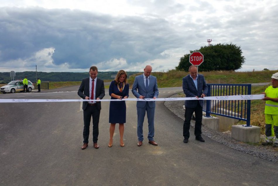 FOTO: Otvorenie cesty medzi Lučencom a Rimavskou Sobotou