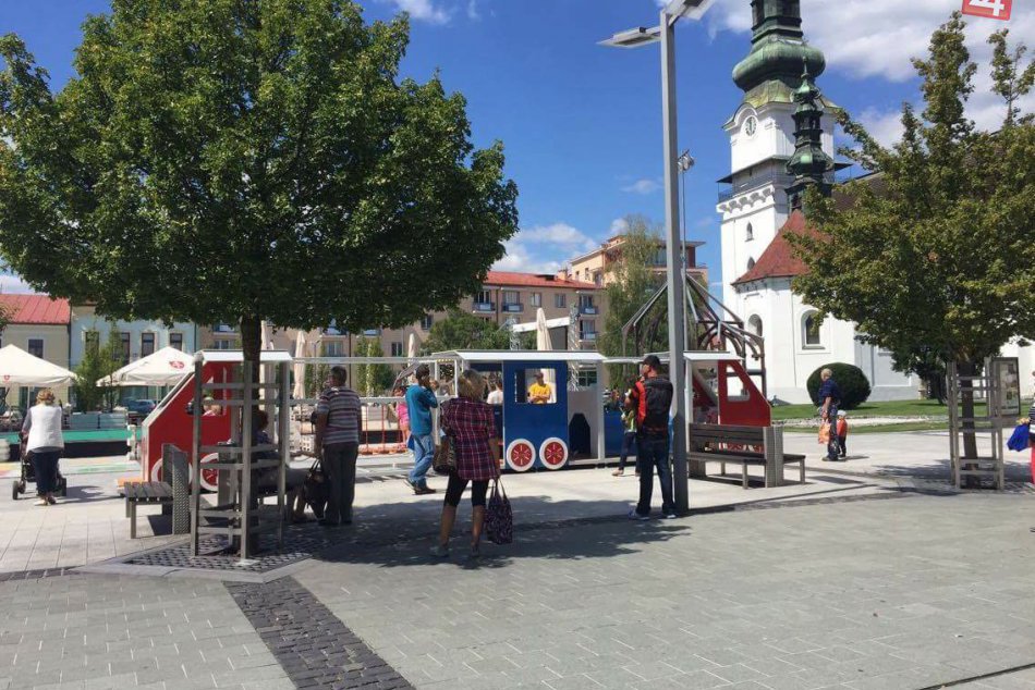 FOTO: Na zvolenské námestie pribudol detský vláčik