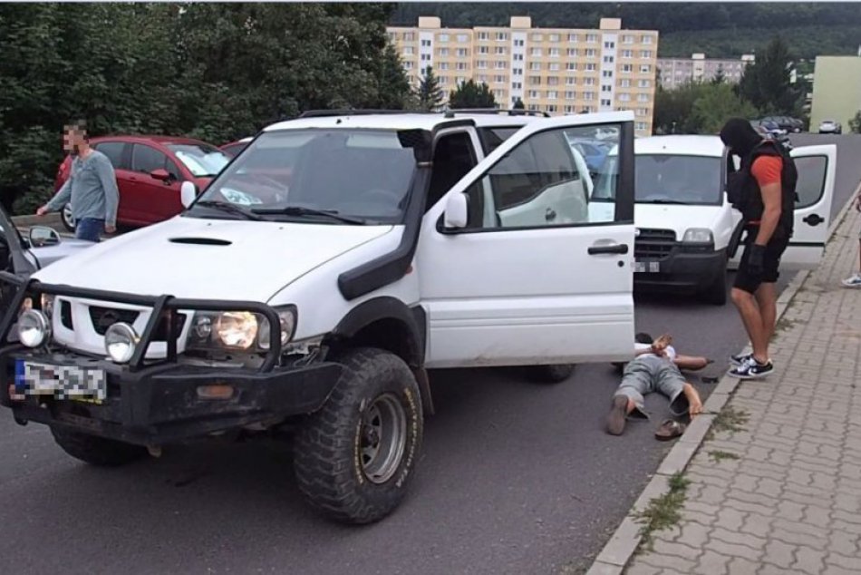 V OBRAZOCH: Akčné zábery policajného zatýkania vo Zvolene