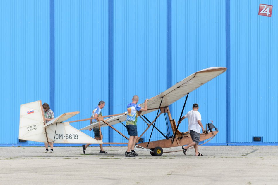 Oldtimer Pribina FOTO: Stretnutie retro vetroňov pod Zoborom