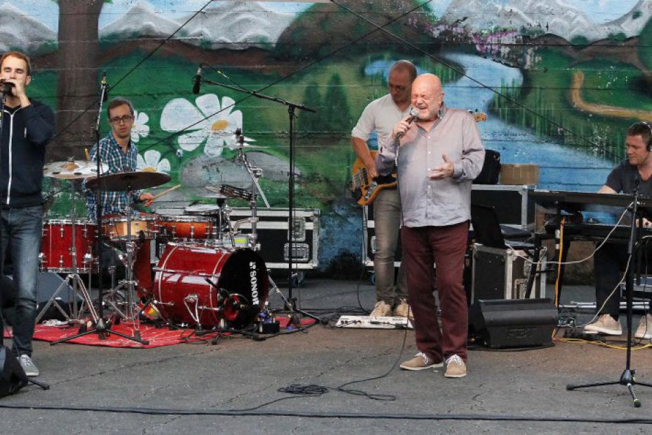 Peter Lipa v Dúbravke