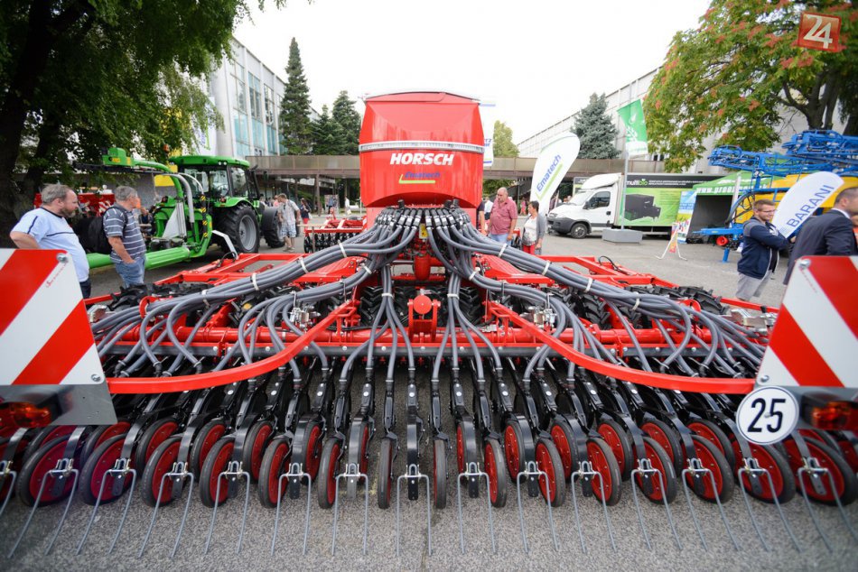 AKTUÁLNE FOTO: Agrokomplex otvoril svoje brány. Nechýbala politická elita