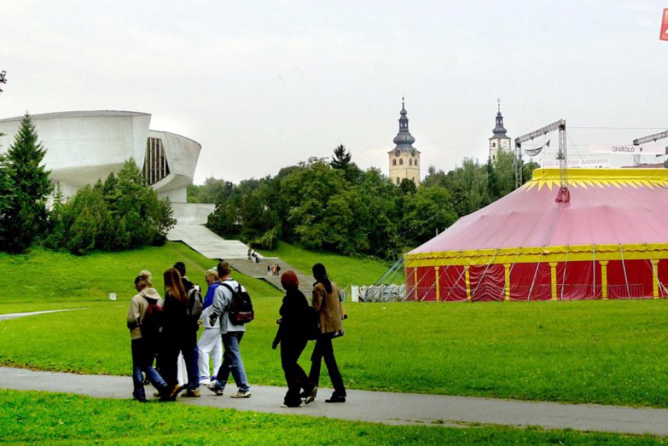 Bábkarská Bystrica v OBRAZOCH