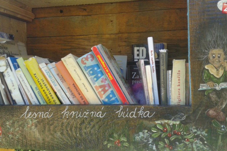 Knižná búdka v parku na Lánoch: Takto vyzerá po novom