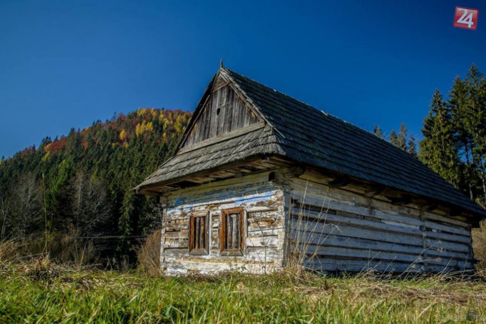 FOTO: Najfotogenickejší kút Horehronia. Chamkova stodola pod Kráľovou hoľou