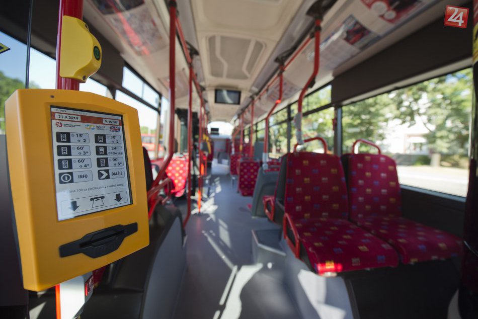 Označovač, na ktorom si cestujúci kúpi lístok pomocou čipovej karty