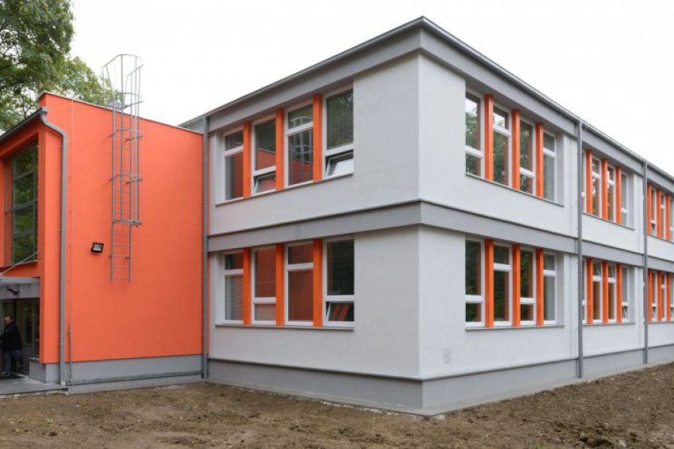 FOTO: Náročná rekonštrukcia plány neprekazila, školský rok začali aj na ZŠ Tulip