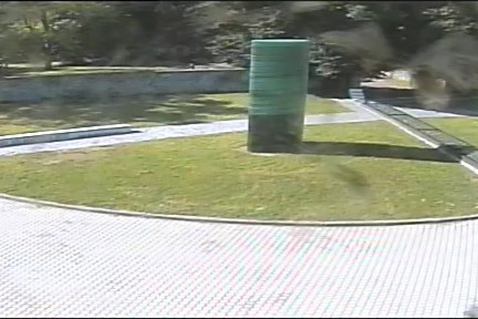 V OBRAZOCH: Vandal na bezpečnostnej kamere zvolenskej polície