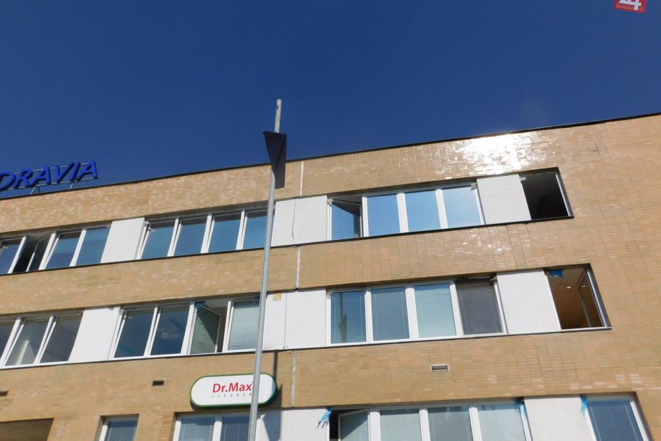 Po tragédii zavládol v Spišskej smútok: Pred nemocnicou vlaje čierna zástava