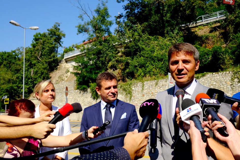 Zosunutý svah na Devínskej ceste po sanácii