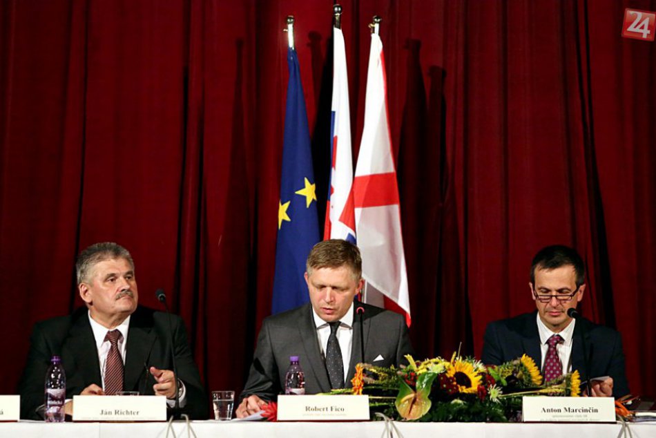 Obrazom: Výjazdové rokovanie vlády v Revúcej