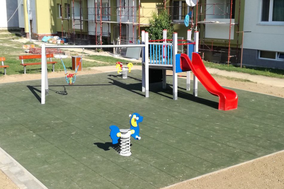 Fotogaléria: V Hlohovci pribudli nové detské ihriská