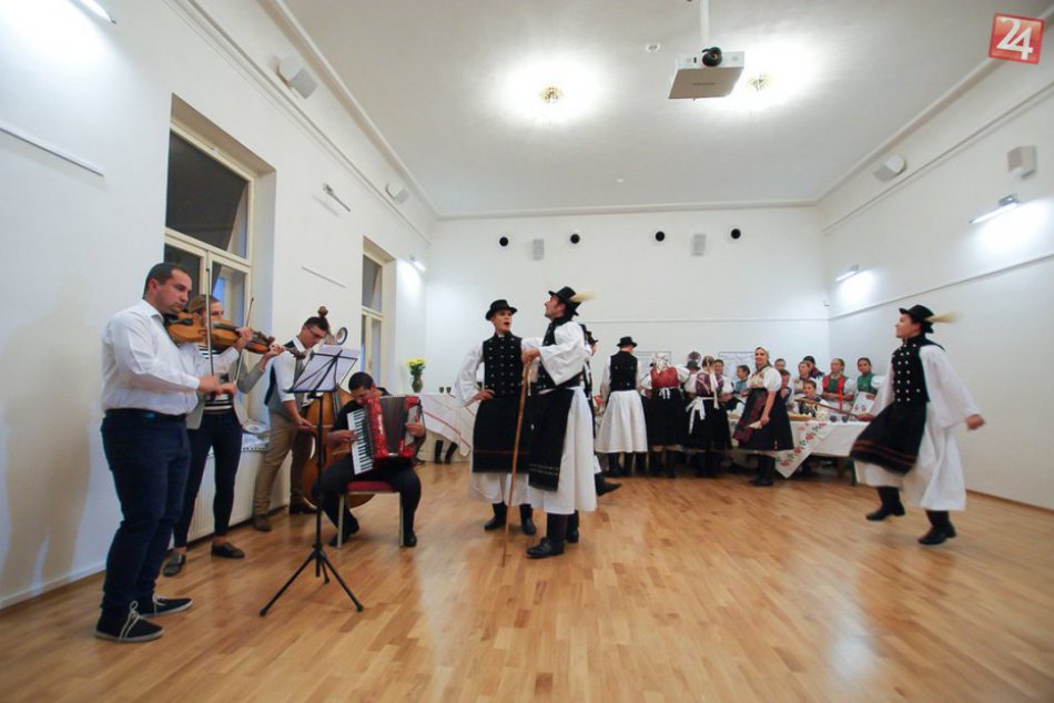 Obrazom: Gemerská hostina s Borostyánom