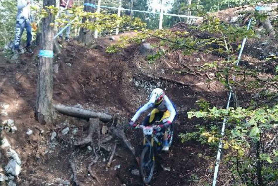 Záchranári pomáhali na Malinom Brde: Ošetrovali aj 15-ročnú pretekárku