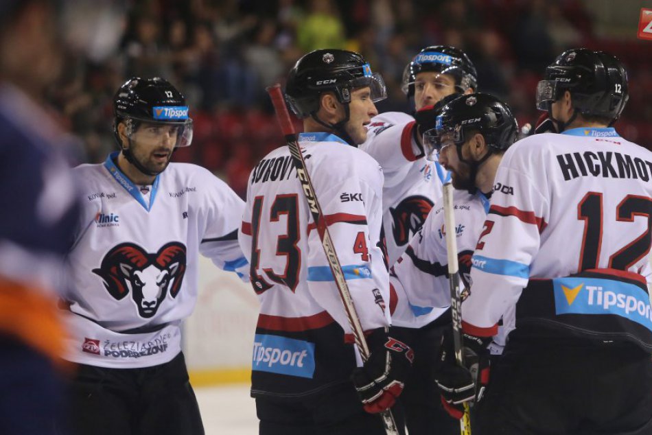 V OBRAZOCH: Barani doma hravo zdolali 20-tku