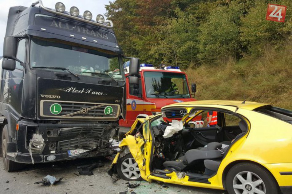 Obrazom: Foto z miesta tragickej nehody pri Dobšinej